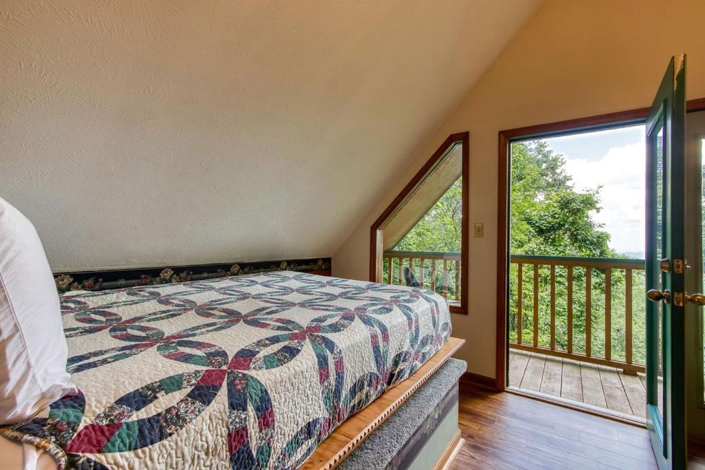Serenity Heights, Amazing Views, Hot Tub Pool Access, 1089 Free Tickets Each Paid Day, Dollywood Гатлинбург Экстерьер фото