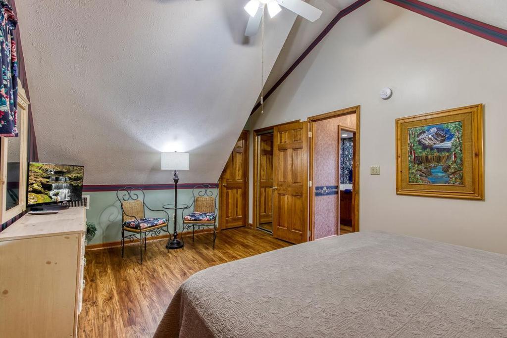 Serenity Heights, Amazing Views, Hot Tub Pool Access, 1089 Free Tickets Each Paid Day, Dollywood Гатлинбург Экстерьер фото