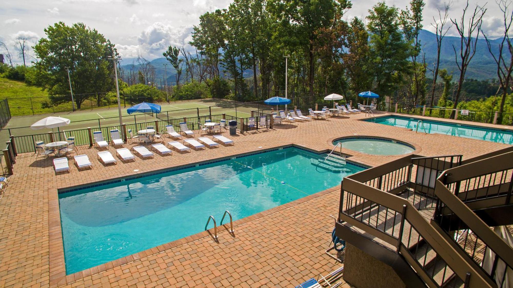 Serenity Heights, Amazing Views, Hot Tub Pool Access, 1089 Free Tickets Each Paid Day, Dollywood Гатлинбург Номер фото