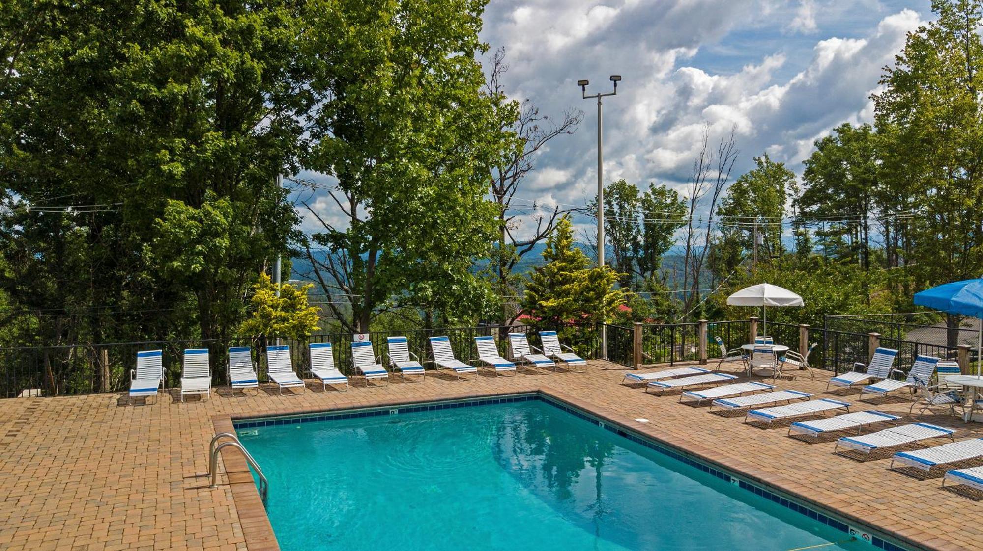 Serenity Heights, Amazing Views, Hot Tub Pool Access, 1089 Free Tickets Each Paid Day, Dollywood Гатлинбург Номер фото
