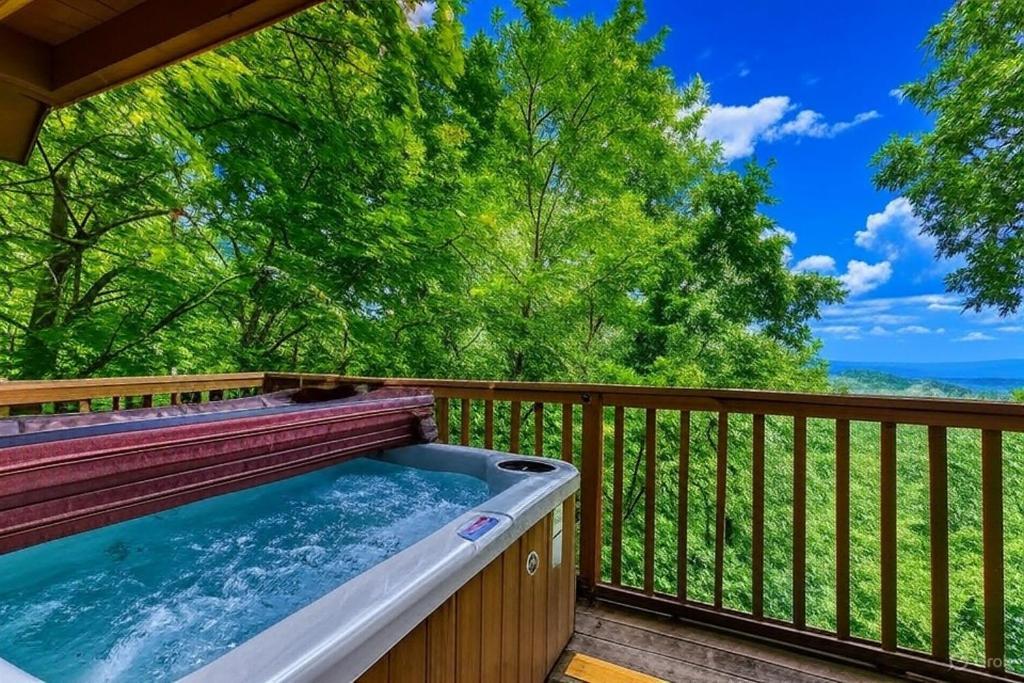 Serenity Heights, Amazing Views, Hot Tub Pool Access, 1089 Free Tickets Each Paid Day, Dollywood Гатлинбург Экстерьер фото